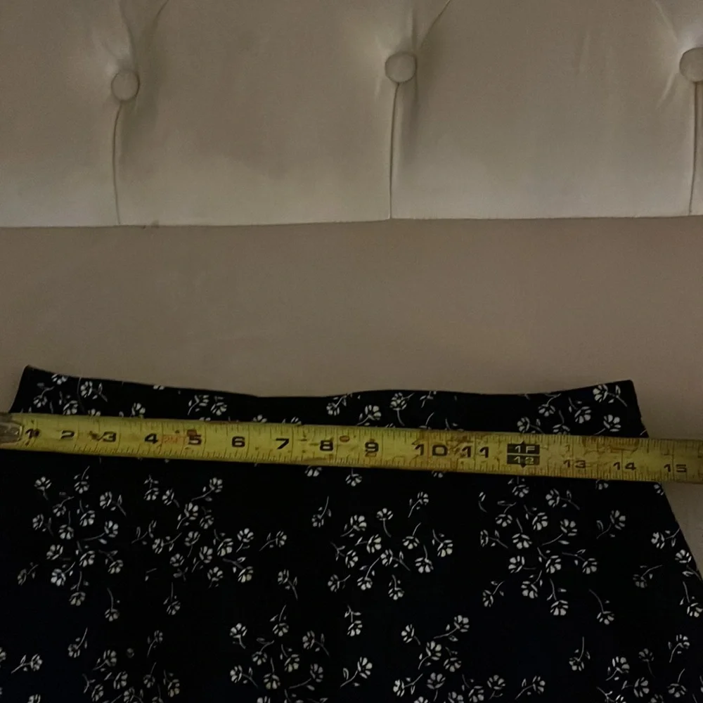 New without tags, button front short skirt! - Picture 3 of 7